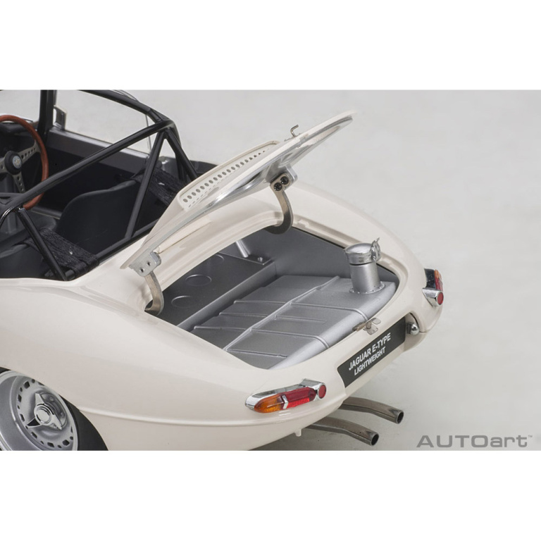 autoart - 1:18 jaguar lightweight e-type (white)