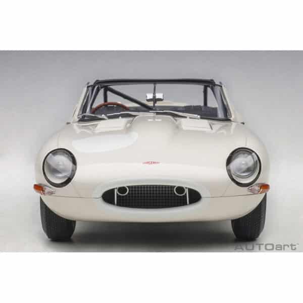 autoart - 1:18 jaguar lightweight e-type (white)