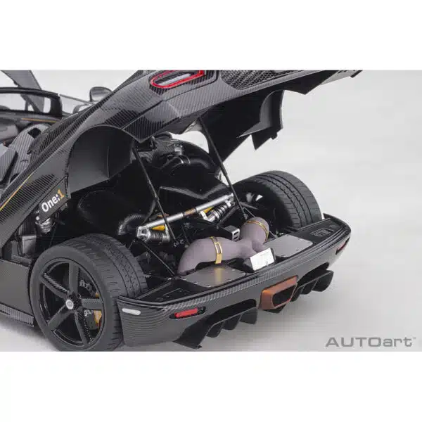 autoart - 1:18 koenigsegg one:1 (carbon)