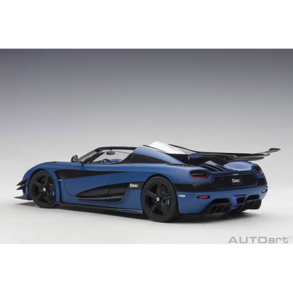 autoart - 1:18 koenigsegg one:1 (imperial blue / carbon)