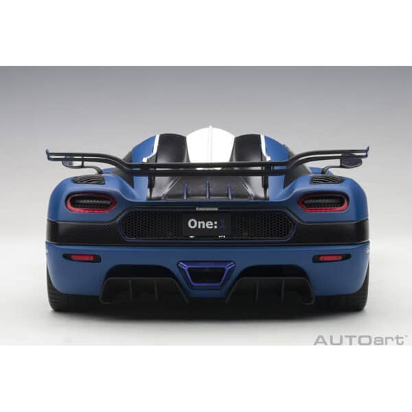 autoart - 1:18 koenigsegg one:1 (imperial blue / carbon)