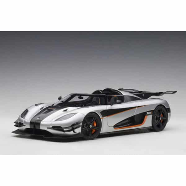 autoart - 1:18 koenigsegg one:1 (moon grey / carbon)