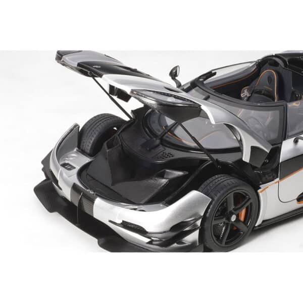 autoart - 1:18 koenigsegg one:1 (moon grey / carbon)