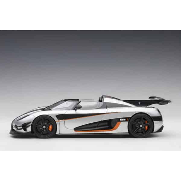 autoart - 1:18 koenigsegg one:1 (moon grey / carbon)