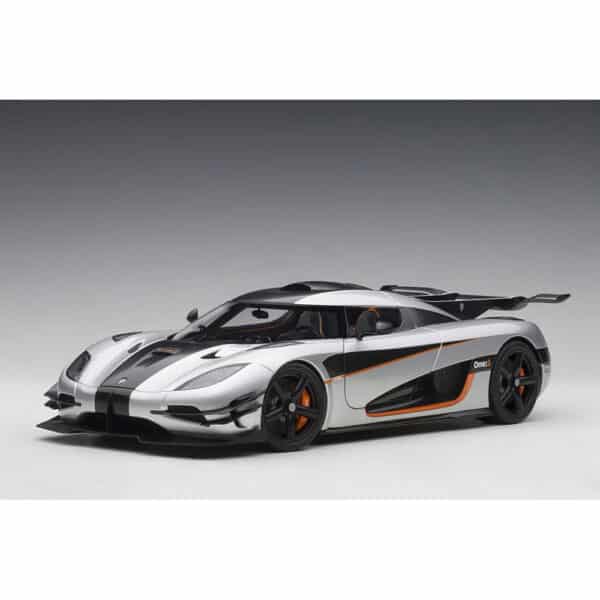 autoart - 1:18 koenigsegg one:1 (moon grey / carbon)