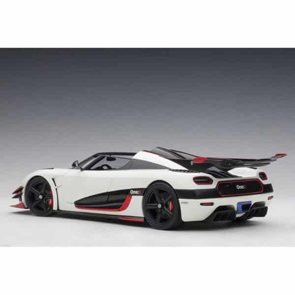 autoart - 1:18 koenigsegg one:1 (pebble white / carbon)