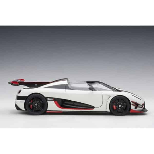 autoart - 1:18 koenigsegg one:1 (pebble white / carbon)