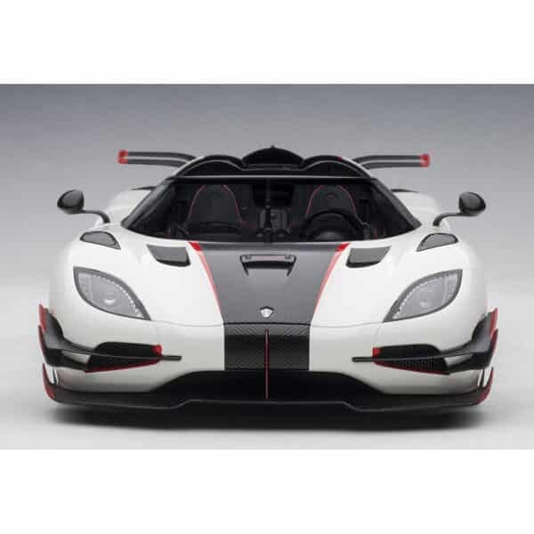 autoart - 1:18 koenigsegg one:1 (pebble white / carbon)