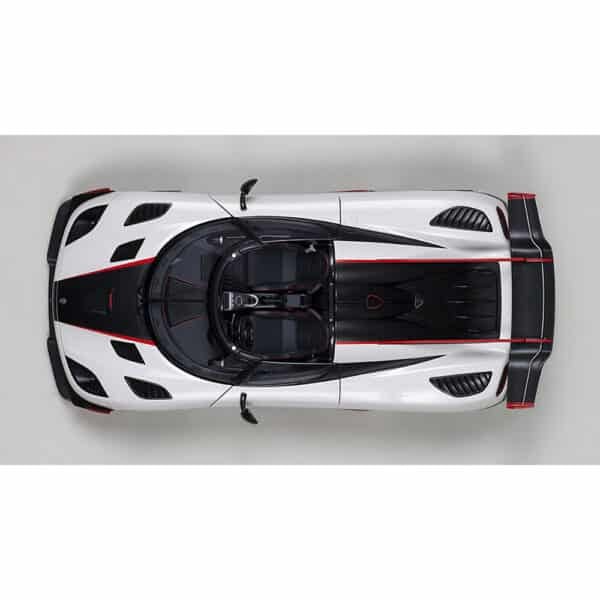 autoart - 1:18 koenigsegg one:1 (pebble white / carbon)