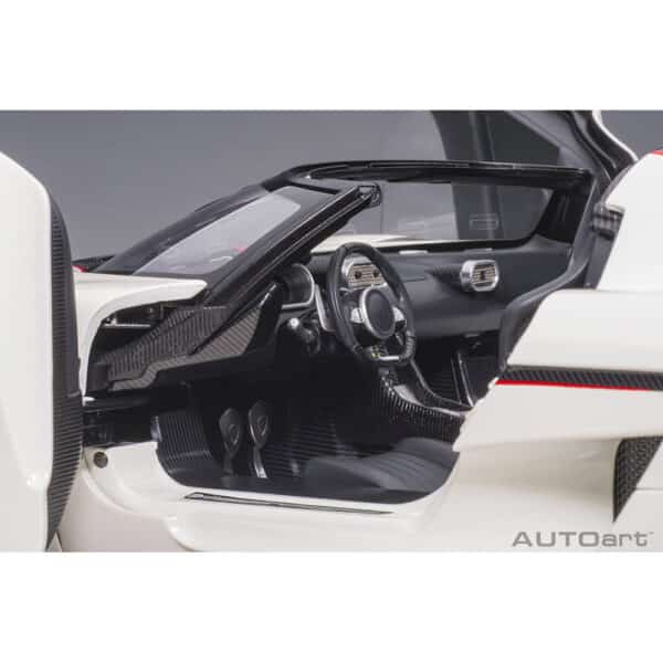 autoart - 1:18 koenigsegg regera (arctic white/carbon)