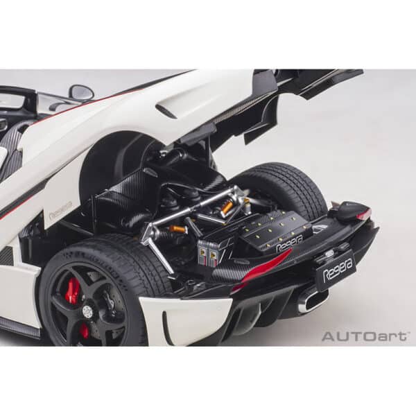 autoart - 1:18 koenigsegg regera (arctic white/carbon)