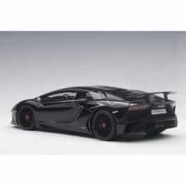 autoart - 1:18 lamborghini aventador lp750-4 sv (nero aldebaran)