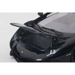 autoart - 1:18 lamborghini aventador lp750-4 sv (nero aldebaran)