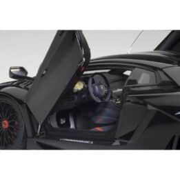 autoart - 1:18 lamborghini aventador lp750-4 sv (nero aldebaran)