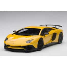 autoart - 1:18 lamborghini aventador lp750-4 sv (new giallo orion)