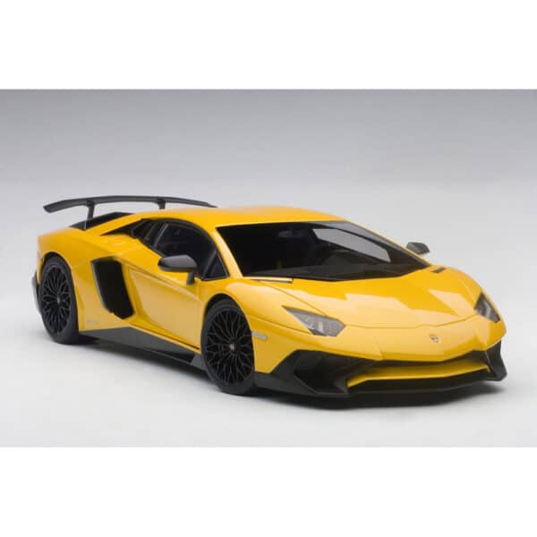 autoart - 1:18 lamborghini aventador lp750-4 sv (new giallo orion)
