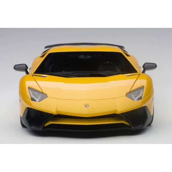 autoart - 1:18 lamborghini aventador lp750-4 sv (new giallo orion)