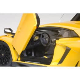 autoart - 1:18 lamborghini aventador lp750-4 sv (new giallo orion)