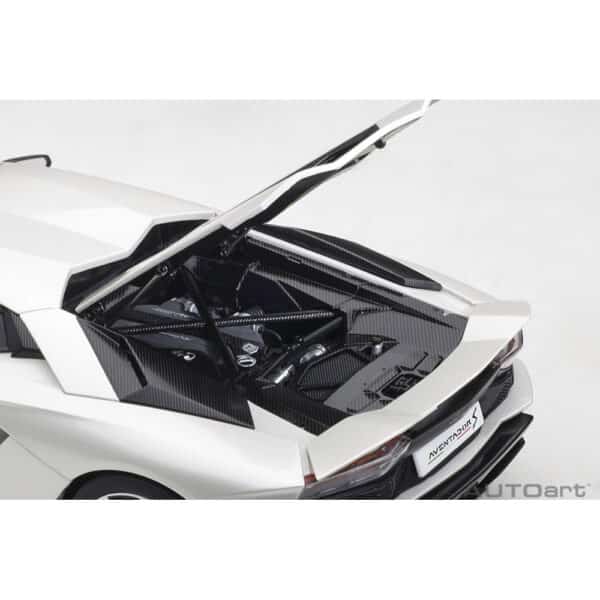 autoart - 1:18 lamborghini aventador s (balloon white)