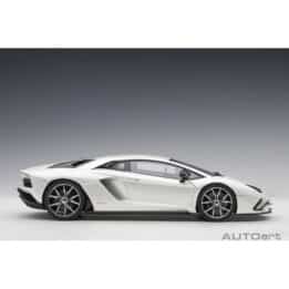 autoart - 1:18 lamborghini aventador s (balloon white)