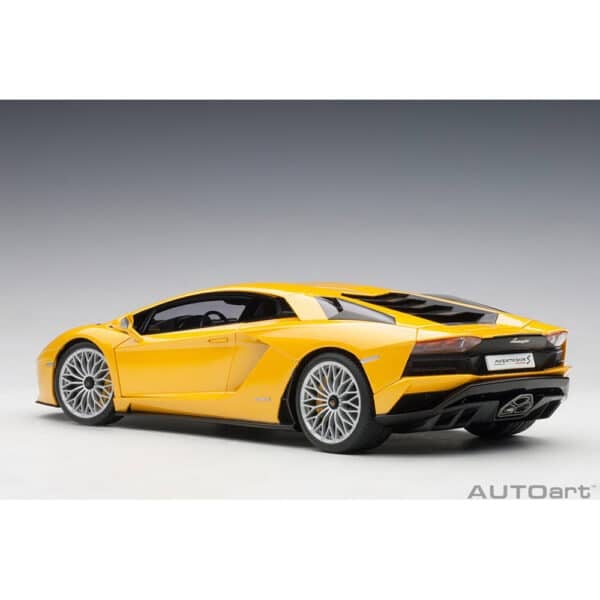 autoart - 1:18 lamborghini aventador s (new giallo orion)