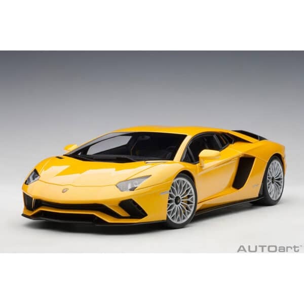 autoart - 1:18 lamborghini aventador s (new giallo orion)