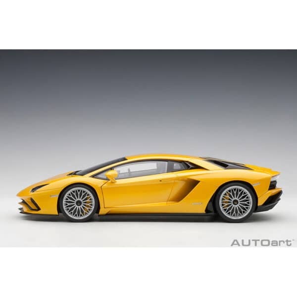 autoart - 1:18 lamborghini aventador s (new giallo orion)