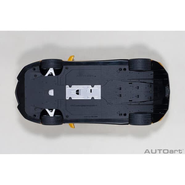 autoart - 1:18 lamborghini aventador s (new giallo orion)