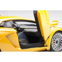 autoart - 1:18 lamborghini aventador s (new giallo orion)