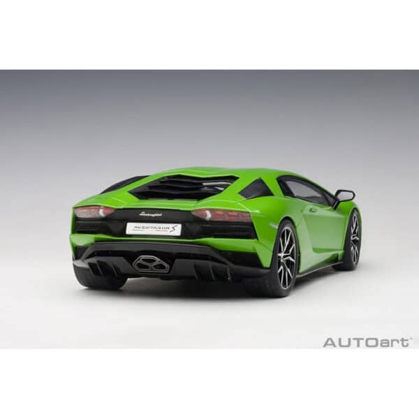 autoart - 1:18 lamborghini aventador s (verde mantis)