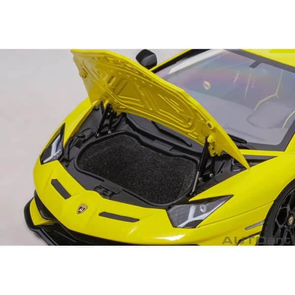 autoart - 1:18 lamborghini aventador svj (giallo tenerife)