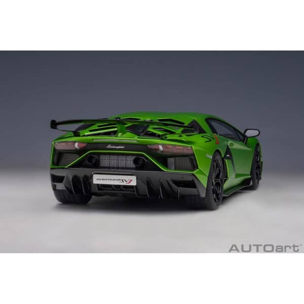 autoart - 1:18 lamborghini aventador svj (verde alceo)