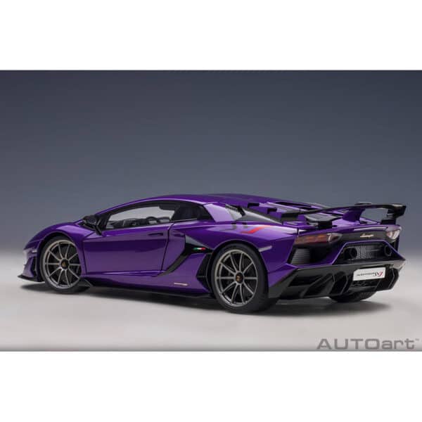 autoart - 1:18 lamborghini aventador svj (viola pasifae)