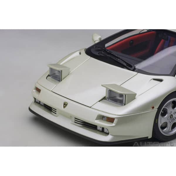 autoart - 1:18 lamborghini diablo se jota (balloon white)