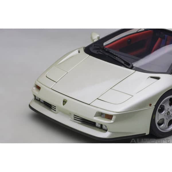 autoart - 1:18 lamborghini diablo se jota (balloon white)