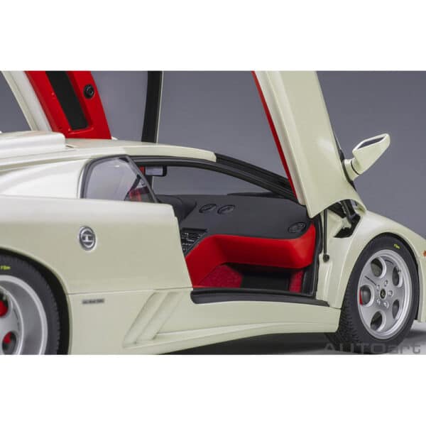 autoart - 1:18 lamborghini diablo se jota (balloon white)