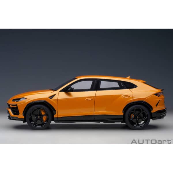 autoart - 1:18 lamborghini urus (arancio borealis)