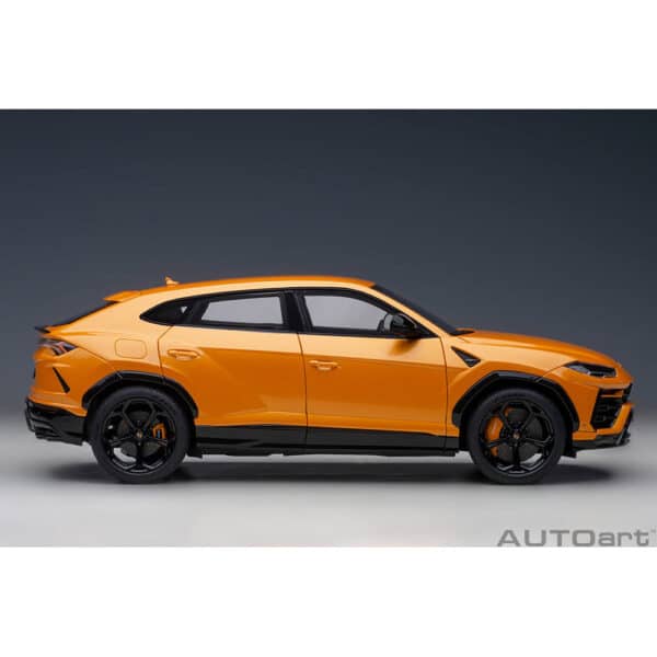 autoart - 1:18 lamborghini urus (arancio borealis)