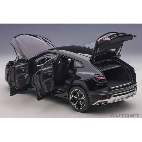 autoart - 1:18 lamborghini urus (nero noctis)