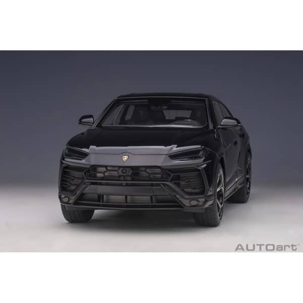 autoart - 1:18 lamborghini urus (nero noctis)