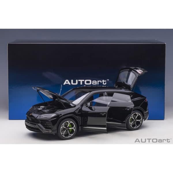 autoart - 1:18 lamborghini urus (nero noctis)