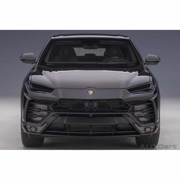 autoart - 1:18 lamborghini urus (nero noctis)