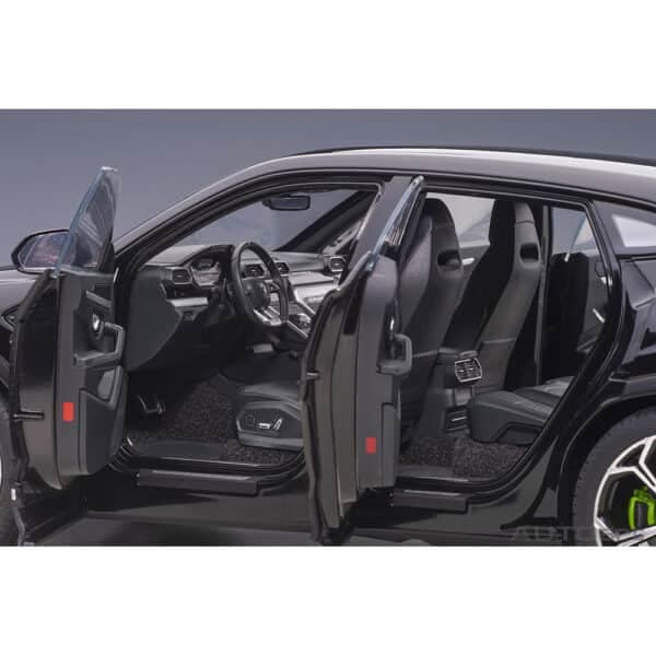 autoart - 1:18 lamborghini urus (nero noctis)