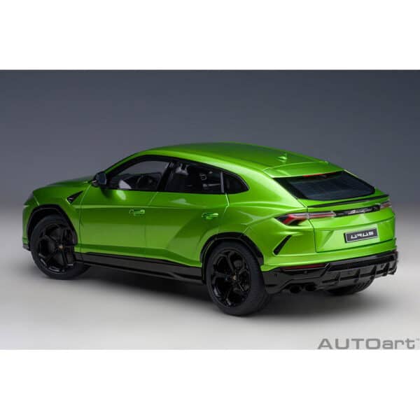 autoart - 1:18 lamborghini urus (verde selvans)