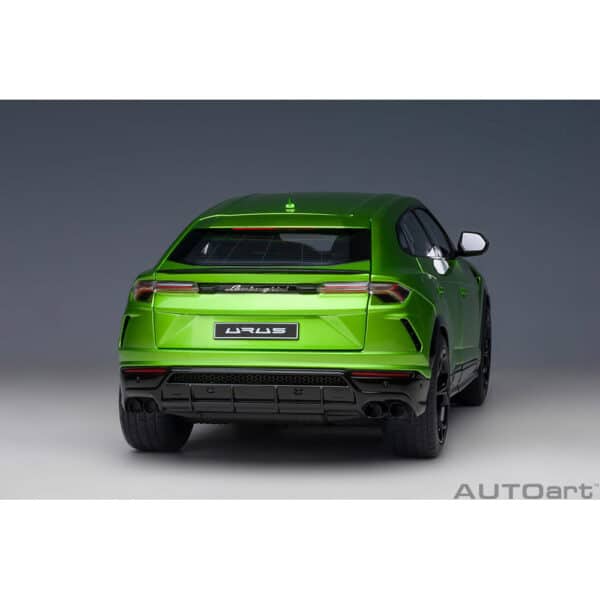 autoart - 1:18 lamborghini urus (verde selvans)