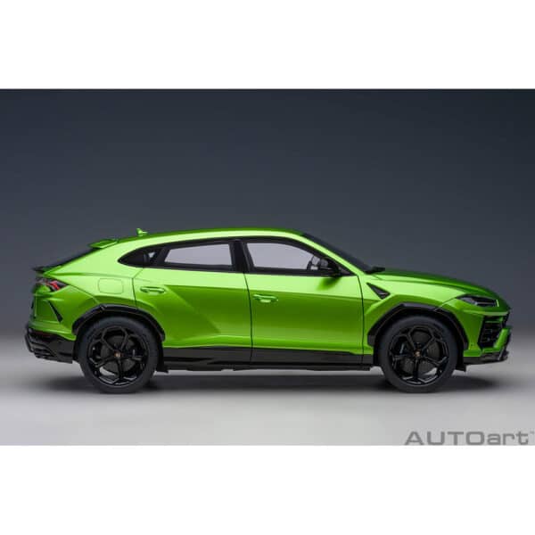 autoart - 1:18 lamborghini urus (verde selvans)