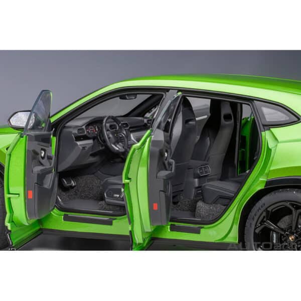 autoart - 1:18 lamborghini urus (verde selvans)
