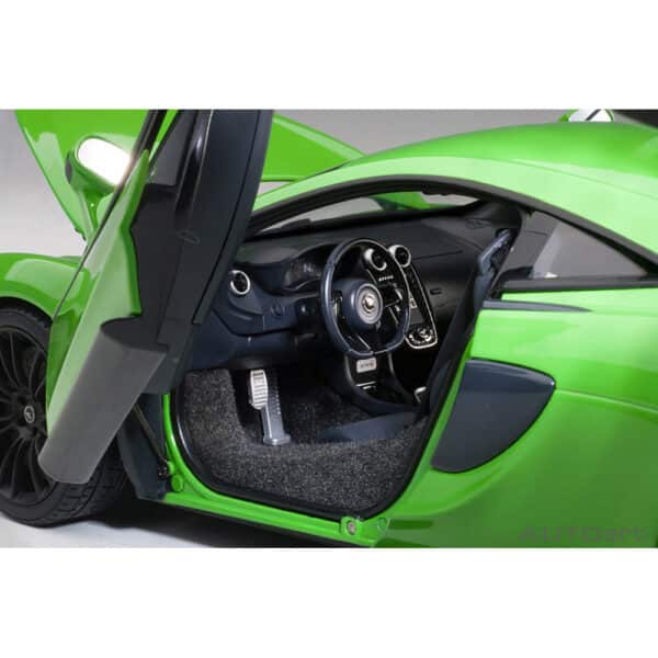 autoart - 1:18 mclaren 570s (mantis green)
