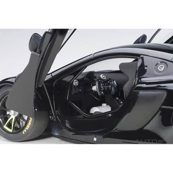 autoart - 1:18 mclaren 650s gt3 plain body version (black)