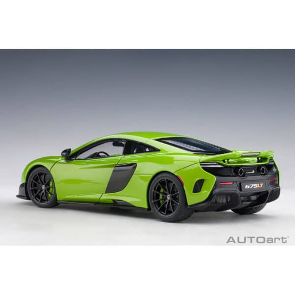 autoart - 1:18 mclaren 675lt (napier green)